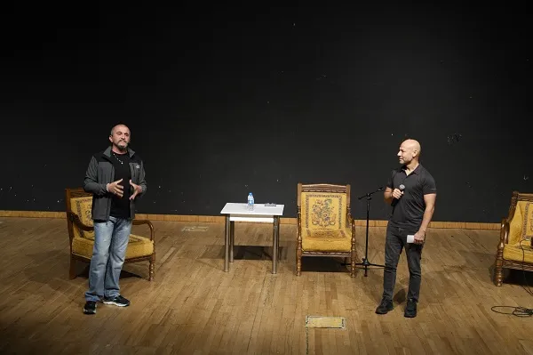 ‘Bir Kereden Bir Şey Olmaz Mı?’ Tiyatro Oyunu Kartal’da Sahnelendi