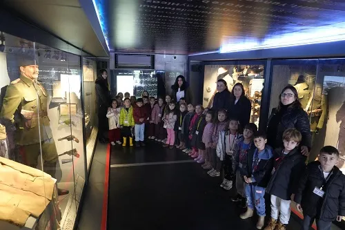 Kreş Öğrencilerinden Çanakkale Savaşları Mobil Müzesine Ziyaret