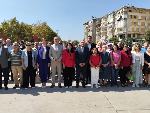 CHP’NİN 102 YILI KARTAL’DA ÇELENK SUNUMU İLE KUTLANDI