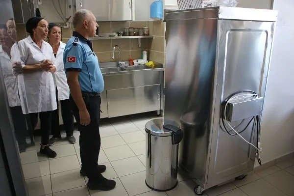 Kartal Zabıta Ekiplerinden Okul Kantinlerine Denetim