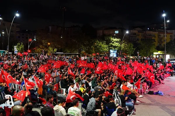 Kartal’da Final Heyecanı Meydanlara Taştı